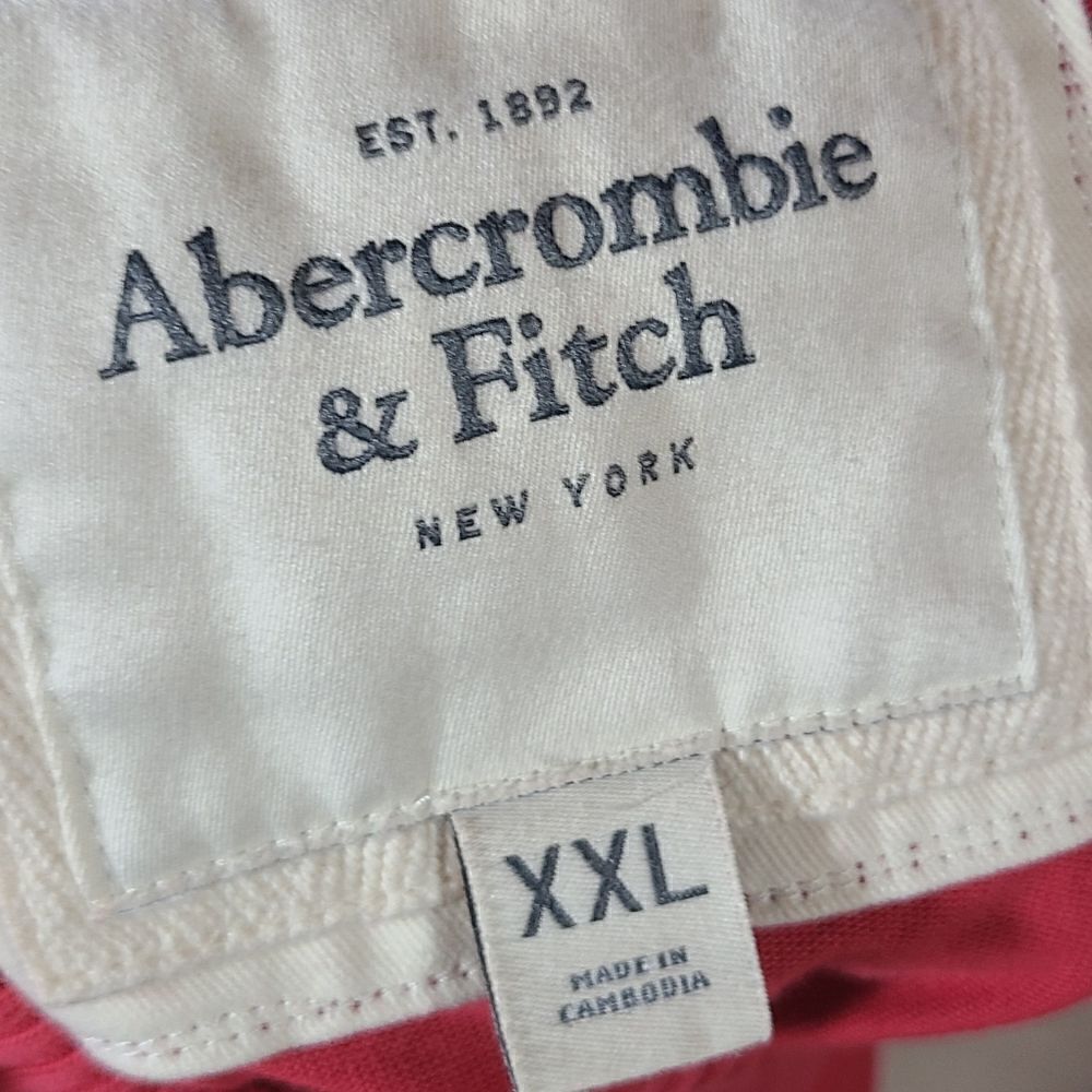 COPY - Abercrombie & Fitch   - Picture 4 of 4